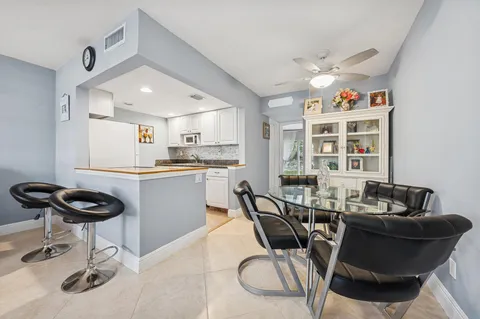 $300,000 | 2565 South Ocean Boulevard, Unit 1180, Palm Beach, FL 33480