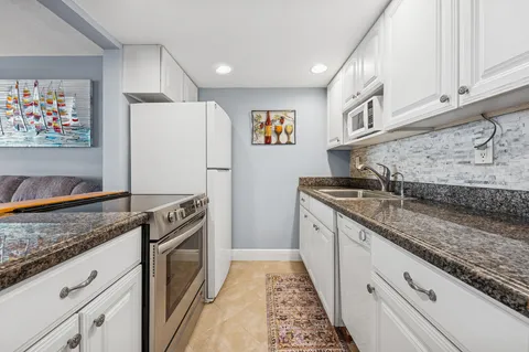 $300,000 | 2565 South Ocean Boulevard, Unit 1180, Palm Beach, FL 33480