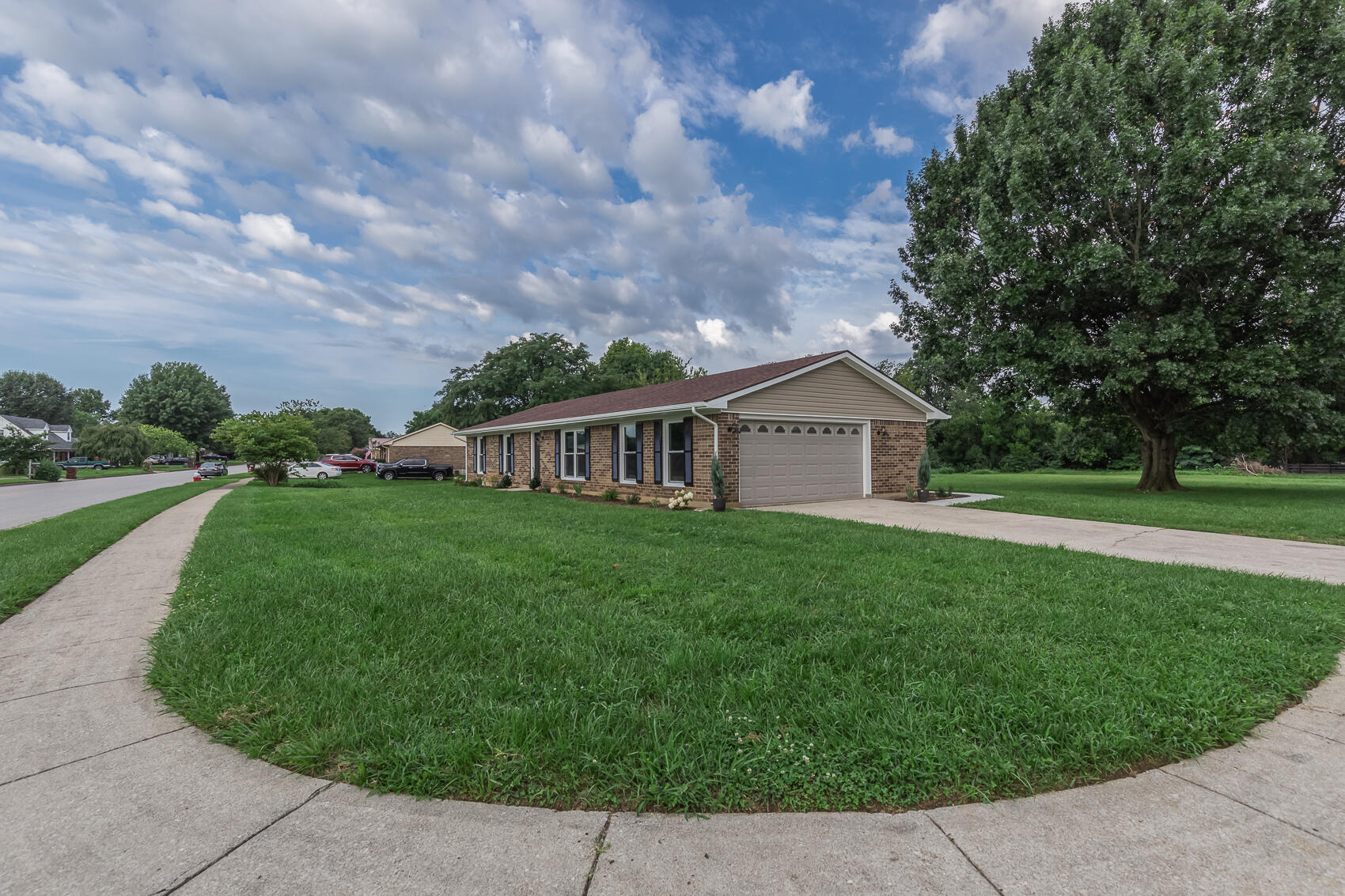 424 Marsailles Rd Versailles M Jones Sho
