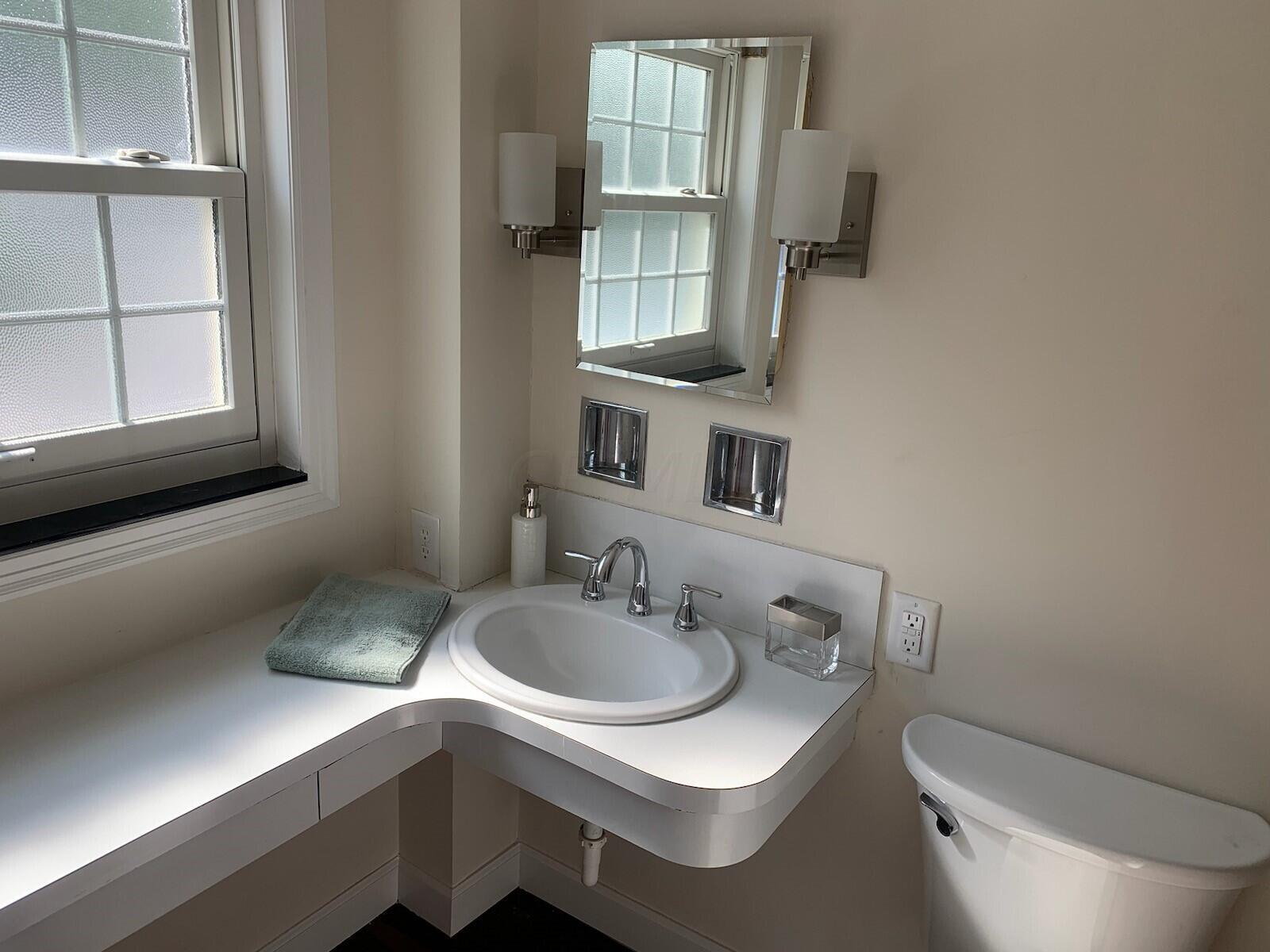281 South Broadleigh Road Columbus, OH 43209 - Photo 41 of 44 5