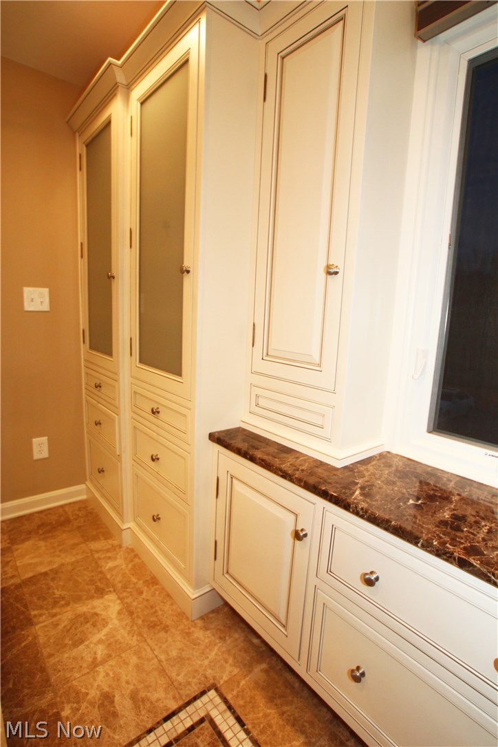 1076 Brainard Road Highland Heights, OH 44143 - Photo 18 of 35