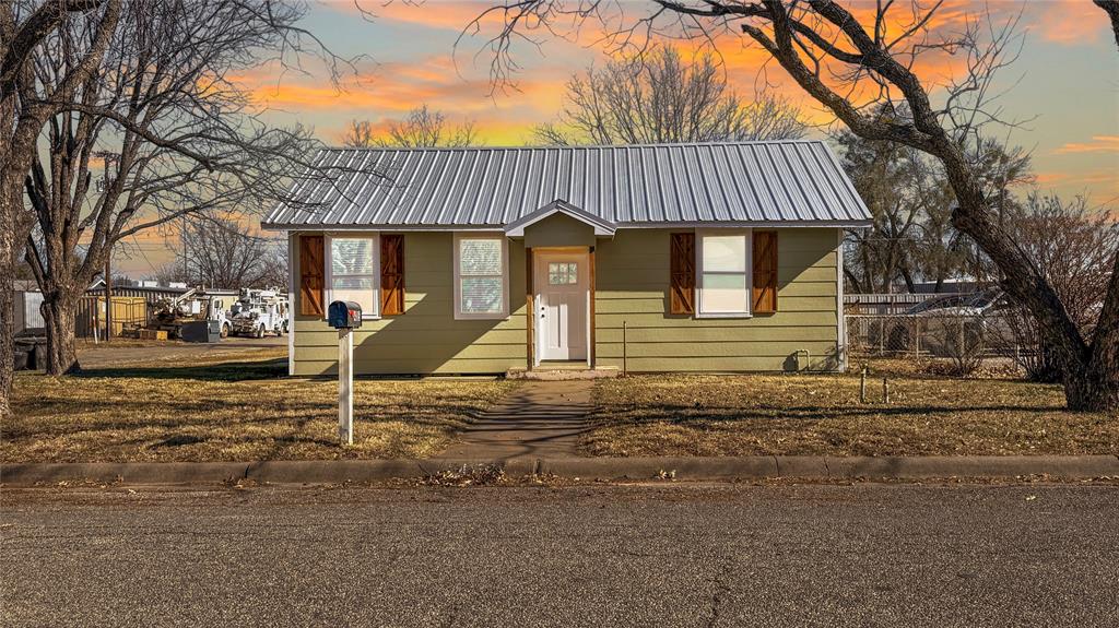 415 Colorado Avenue Graham, TX 76450 - Photo 12 of 16
