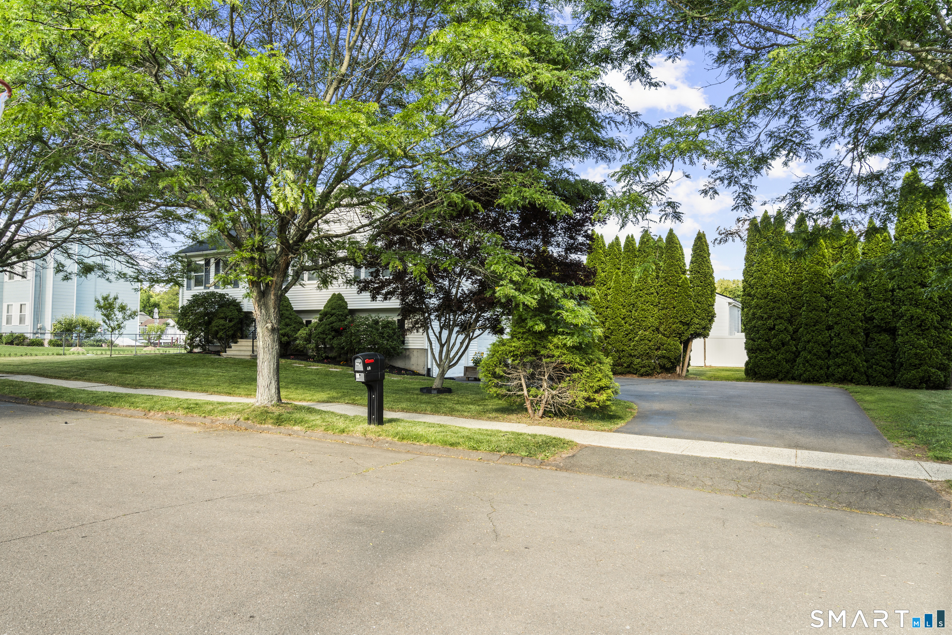 39 Joseph Lane Hamden, CT 06514 - Photo 4 of 40 a view of basketball court