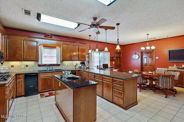 $519,900 | 1600 Pine Hill Drive, Raymond, MS 39154