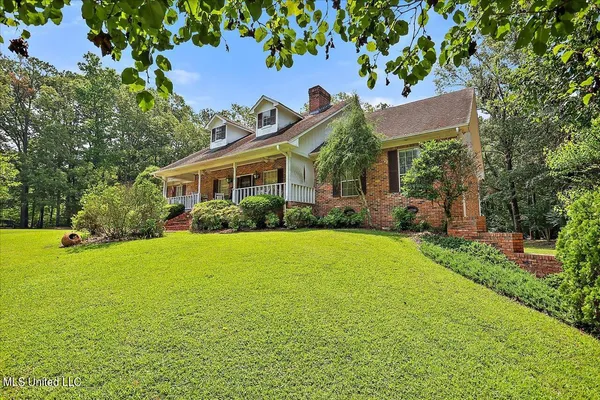 $519,900 | 1600 Pine Hill Drive, Raymond, MS 39154