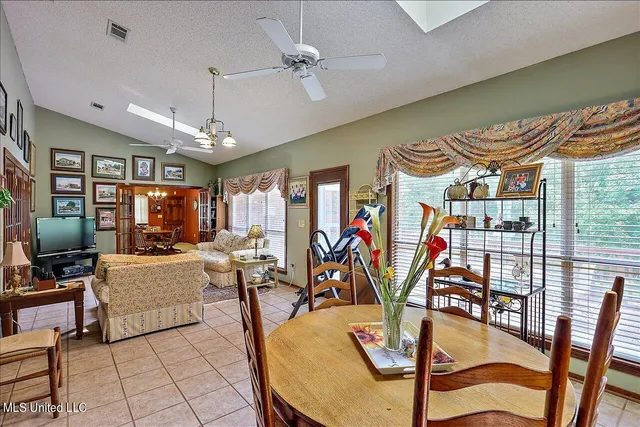 $533,900 | 1600 Pine Hill Drive, Raymond, MS 39154