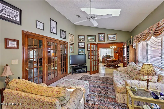 $533,900 | 1600 Pine Hill Drive, Raymond, MS 39154