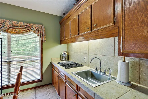 $519,900 | 1600 Pine Hill Drive, Raymond, MS 39154