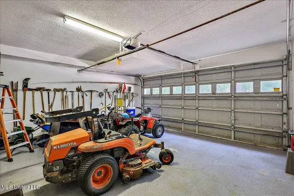 $519,900 | 1600 Pine Hill Drive, Raymond, MS 39154