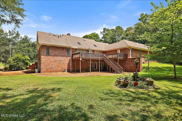 $533,900 | 1600 Pine Hill Drive, Raymond, MS 39154