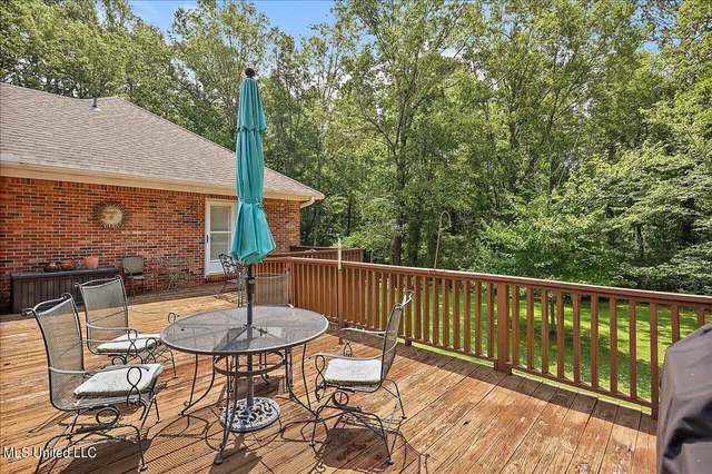 $533,900 | 1600 Pine Hill Drive, Raymond, MS 39154