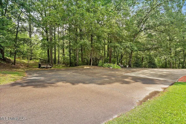 $519,900 | 1600 Pine Hill Drive, Raymond, MS 39154