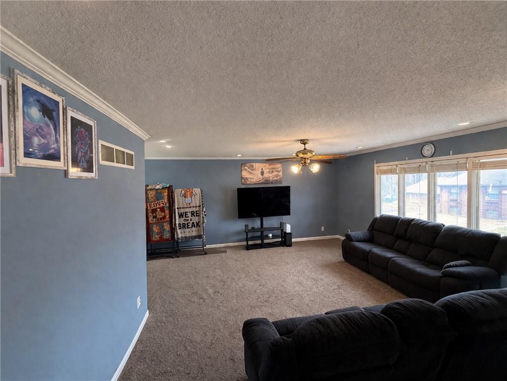 809 Acorn Street Eudora, KS 66025 - Photo 3 of 16