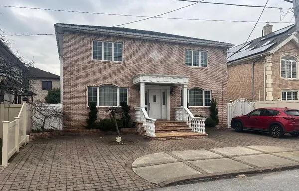 $1,298,000 | 88-12 157th Avenue | Rockwood Park
