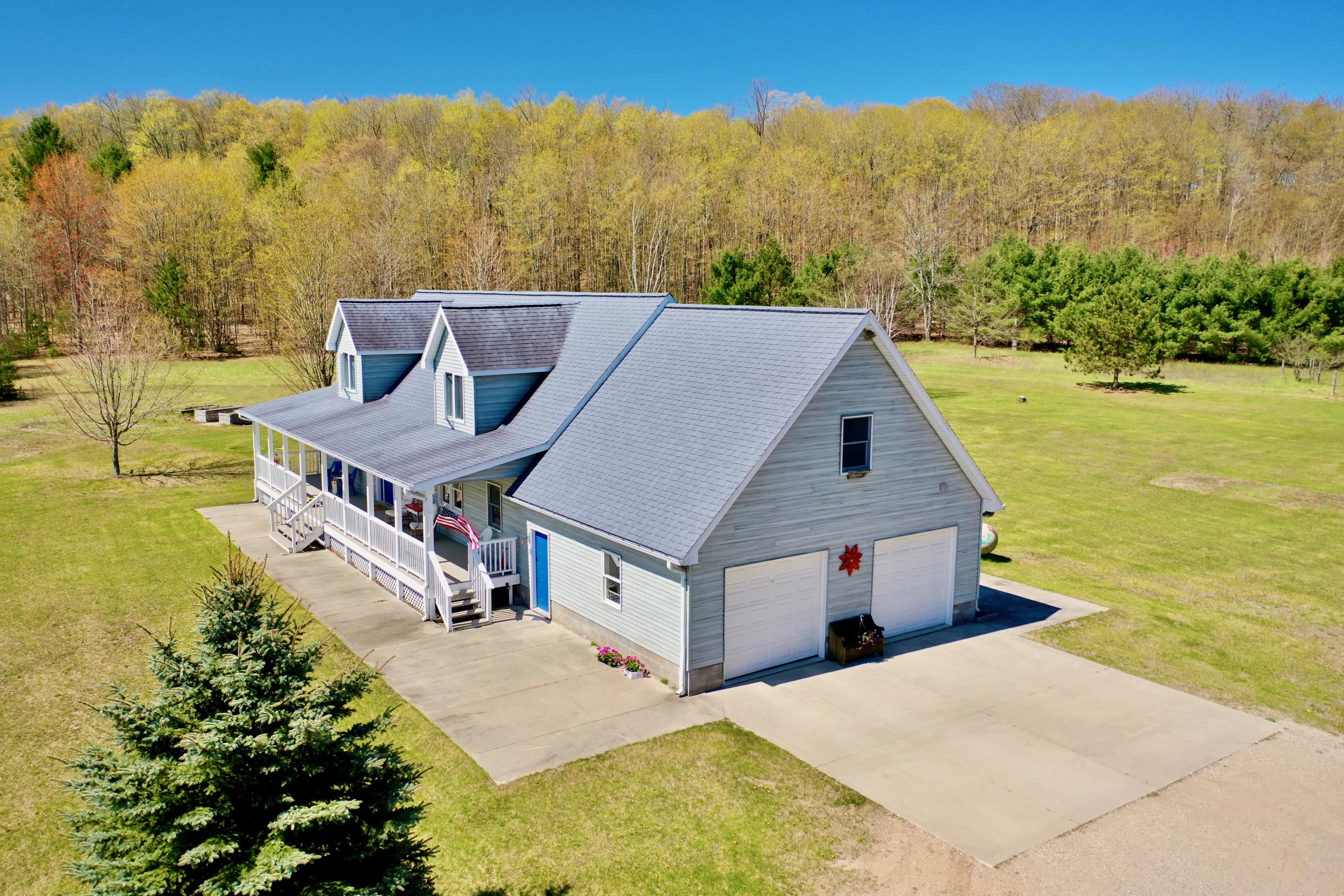 8625 Kate Hanson Road Cheboygan, MI 49721 - Photo 4 of 88 DJI_0947