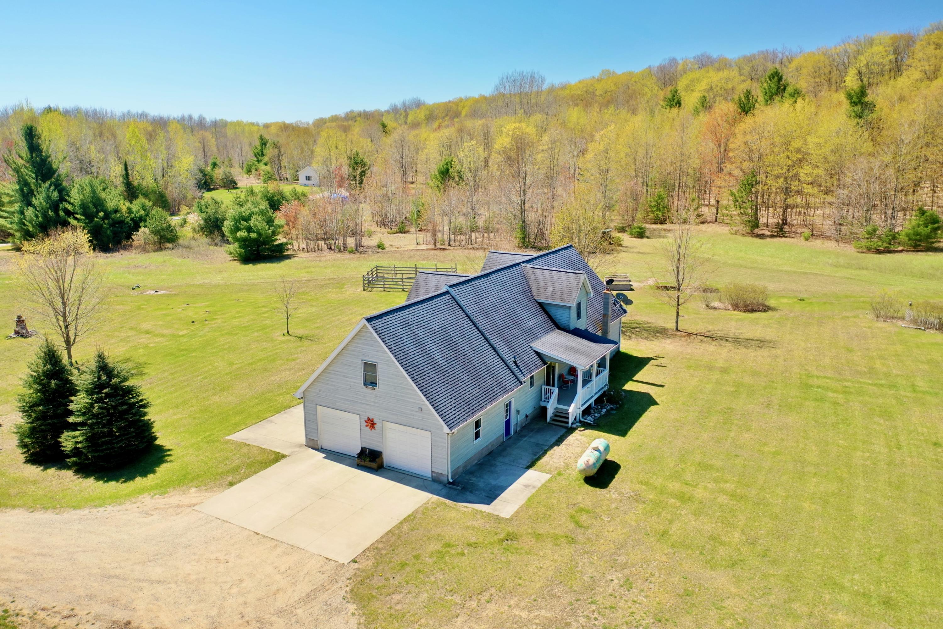 8625 Kate Hanson Road Cheboygan, MI 49721 - Photo 10 of 88 DJI_0961