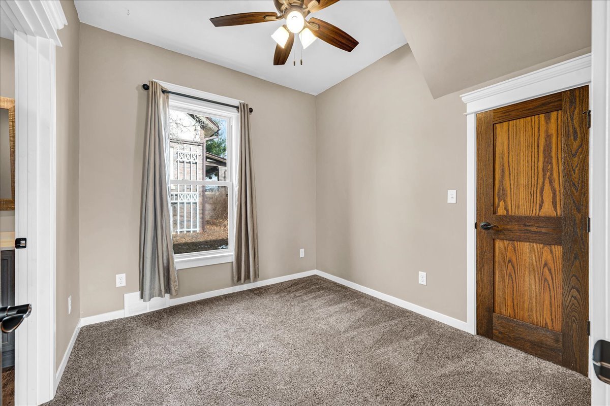 606 South Main Street Eureka, IL 61530 - Photo 11 of 36
