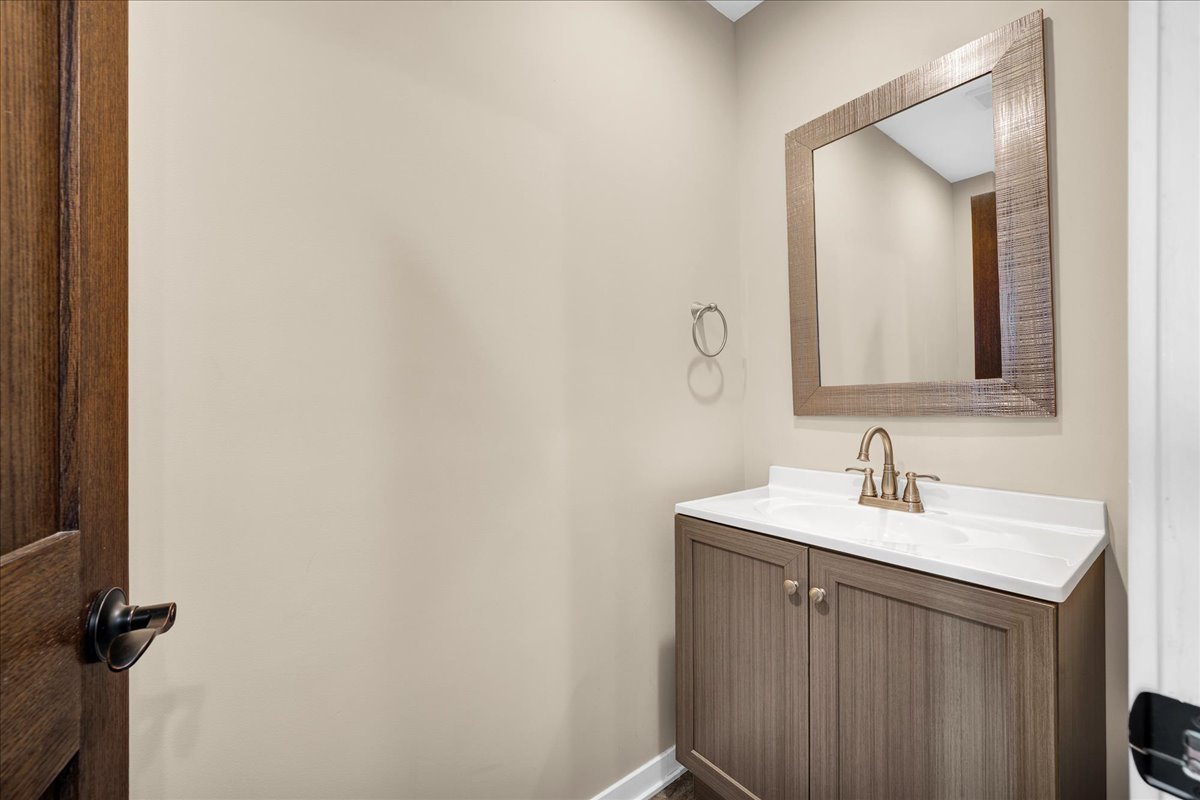 606 South Main Street Eureka, IL 61530 - Photo 13 of 36