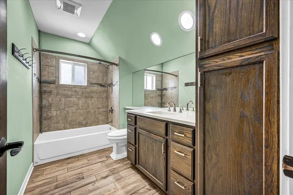 $230,000 | 606 South Main Street, Eureka, IL 61530