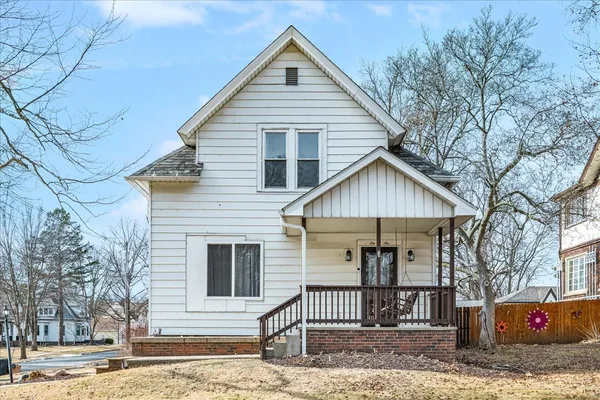 $230,000 | 606 South Main Street, Eureka, IL 61530