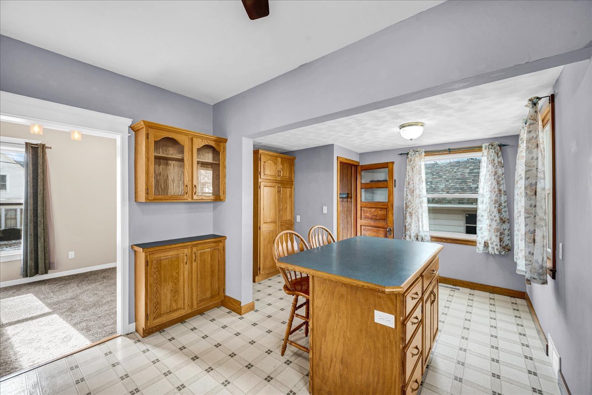 606 South Main Street Eureka, IL 61530 - Photo 8 of 36
