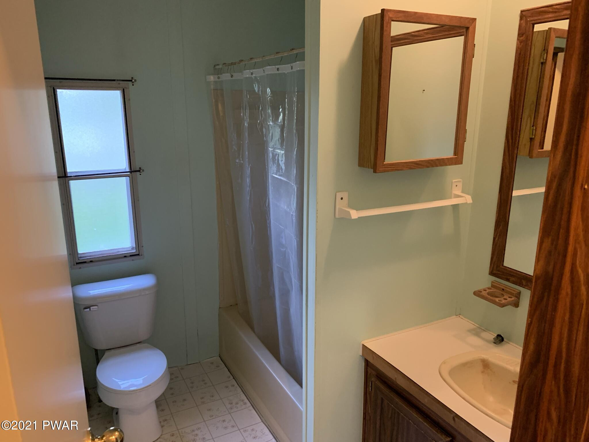 1392 Winterdale Road Starlight, PA 18461 - Photo 10 of 30 Full Bath