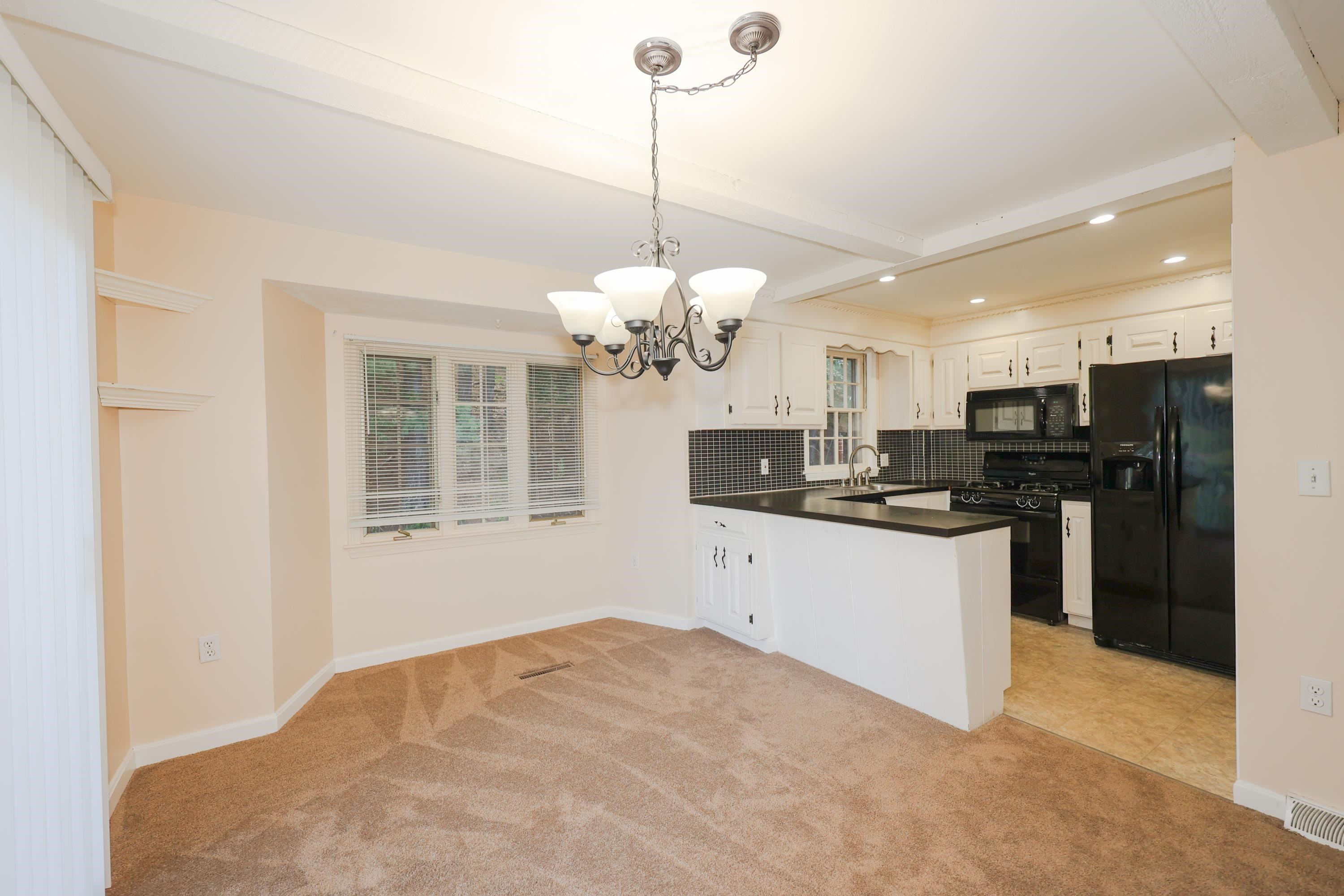 21 Cannongate III Road Nashua, NH 03063 - Photo 8 of 32 Gallery Image 8