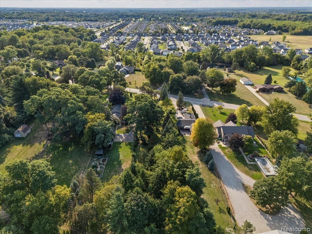 49222 Fairchild Road Macomb, MI 48042 - Photo 28 of 34 Gallery Image 28