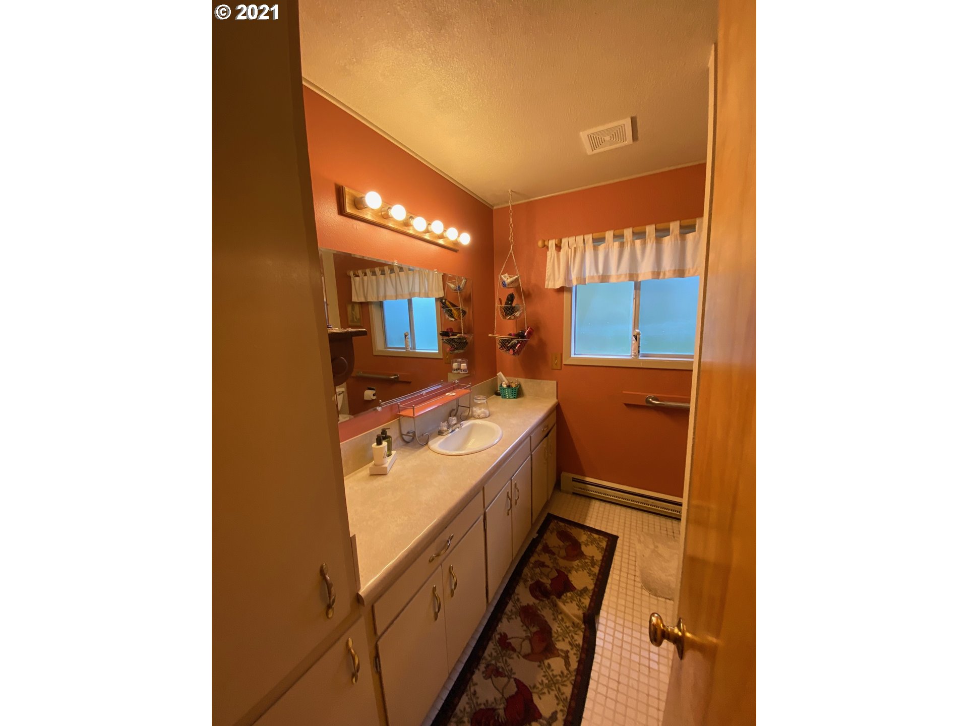 72 Mathany Road Carson, WA 98610 - Photo 10 of 16 Gallery Image 10