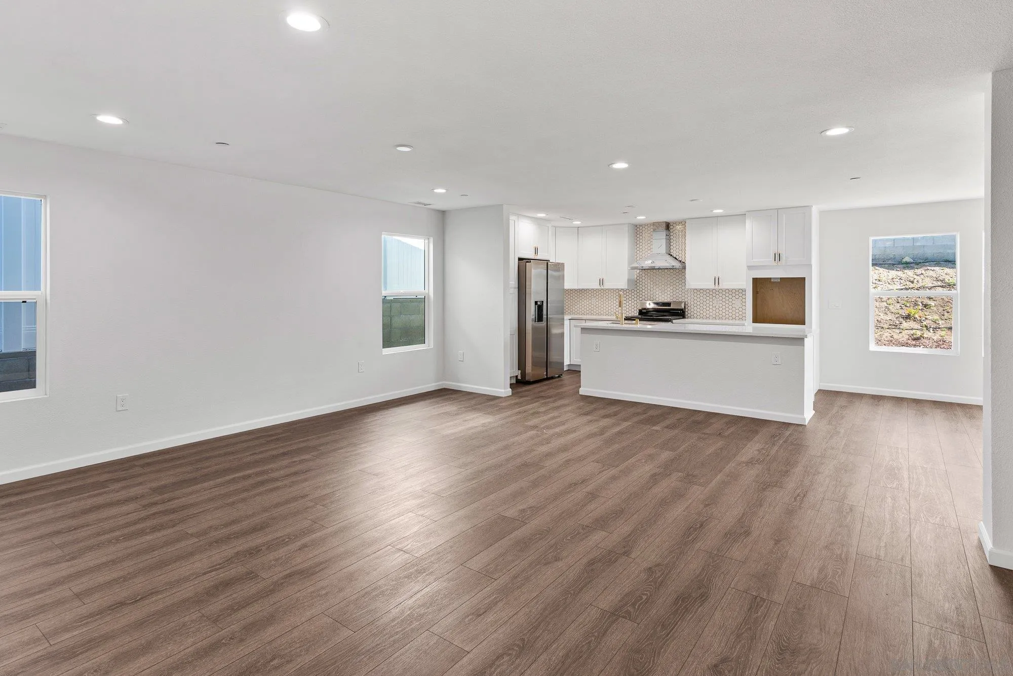 9099 Rosedale Drive Spring Valley, CA 91977 - Photo 5 of 48 Gallery Image 5