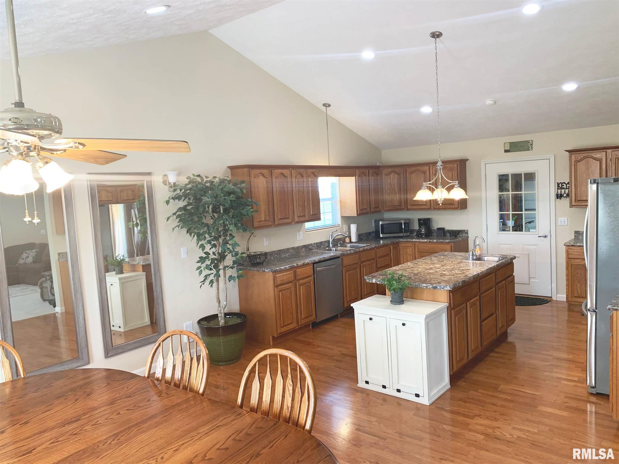 3029 Pine Ridge Drive Herrin, IL 62948 - Photo 11 of 43 Gallery Image 11