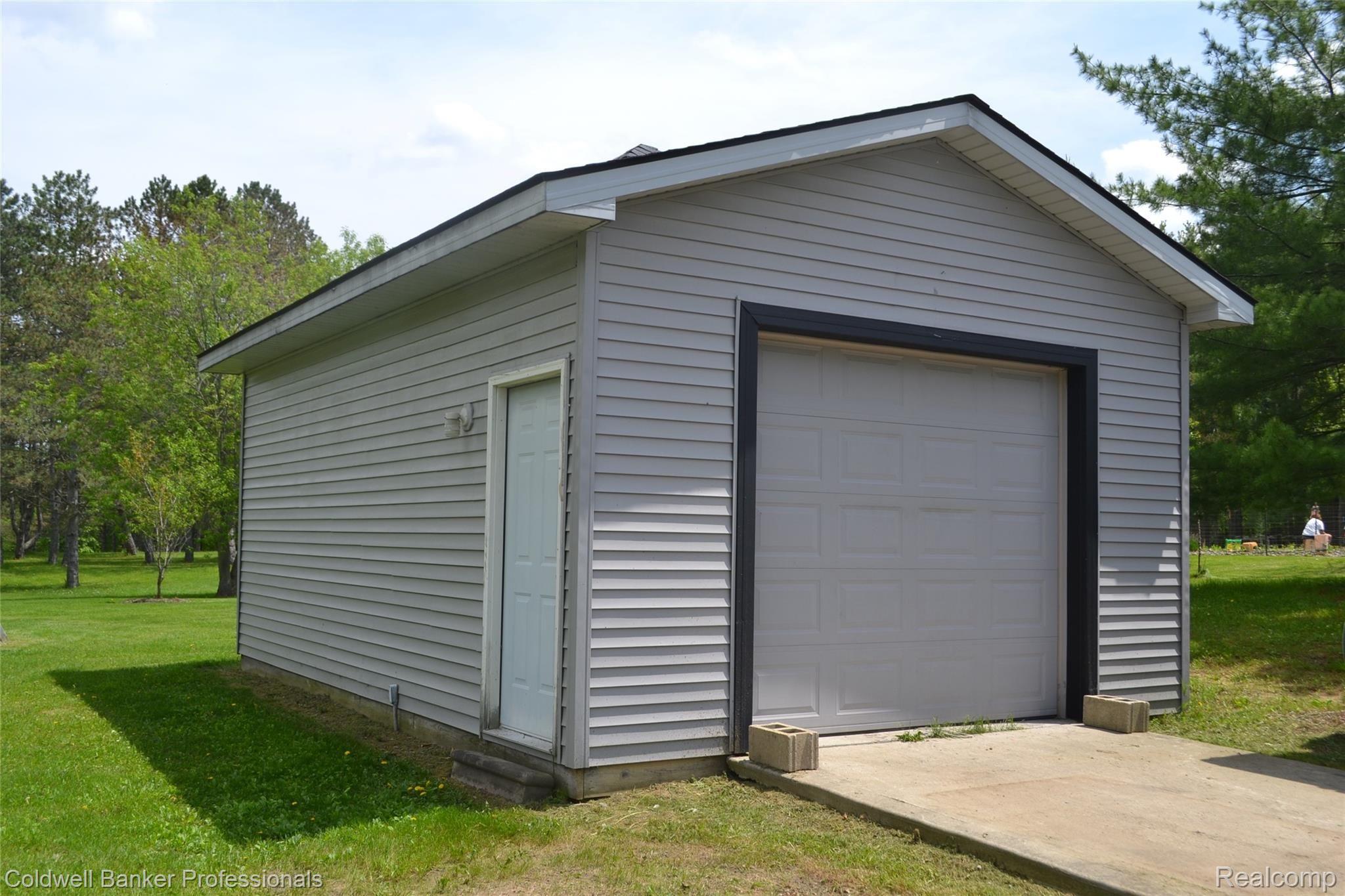 1217 Lake Nepessing Road Lapeer, MI 48446 - Photo 29 of 40 DSC_0070.JPG