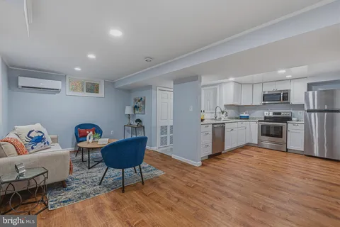 $1,095,000 | 625 South Quincy Street, Arlington, VA 22204
