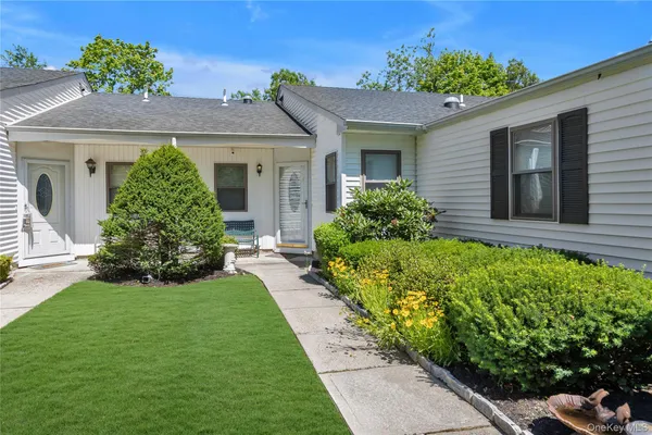 $580,000 | 42 Knolls Drive, Stony Brook, NY 11790