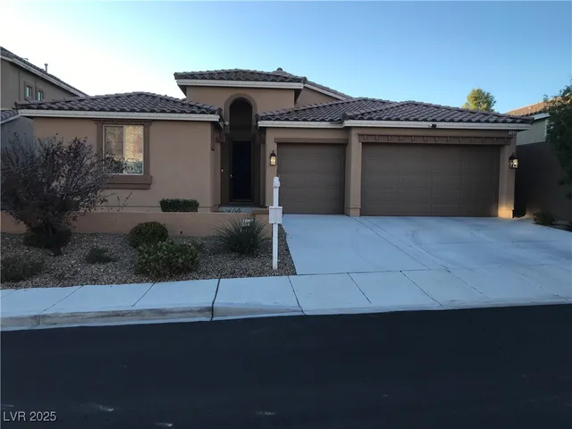 $710,000 | 1633 Blue Cliffs Avenue, Henderson, NV 89014