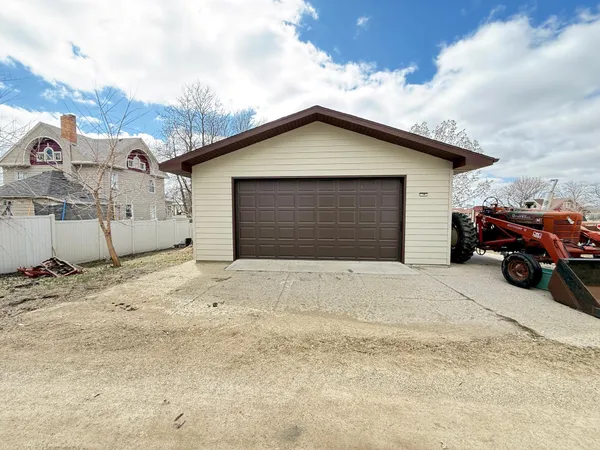 $184,900 | 112 4th Street Northwest, Ortonville, MN 56278