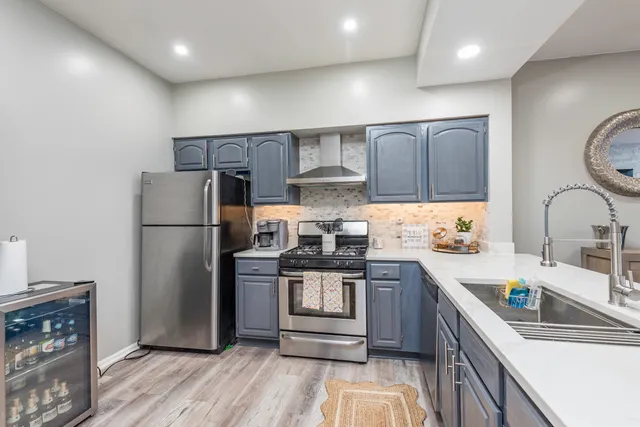 $265,000 | 17828 West Salisbury Drive, Gurnee, IL 60031