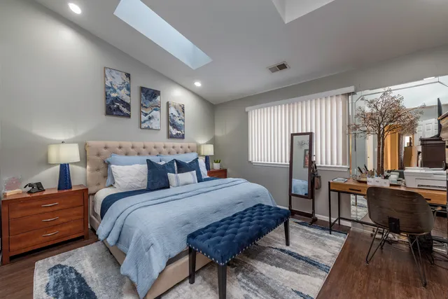 $265,000 | 17828 West Salisbury Drive, Gurnee, IL 60031