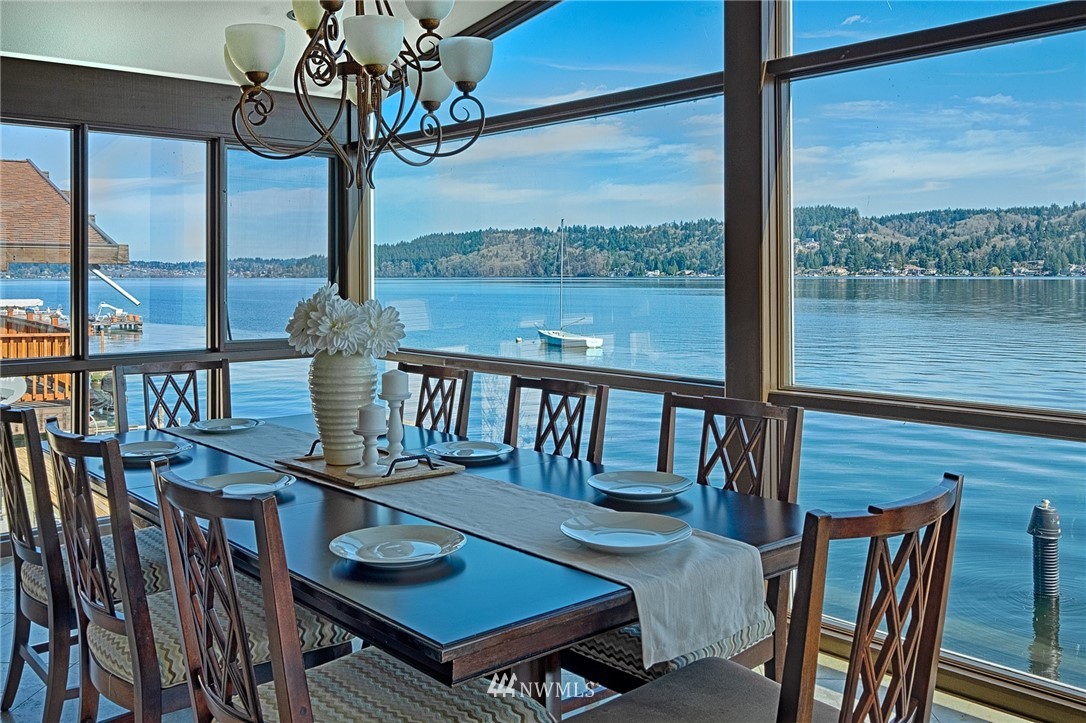 11254 Riviera Place Northeast Seattle, WA 98125 - Photo 11 of 40 Gallery Image 11