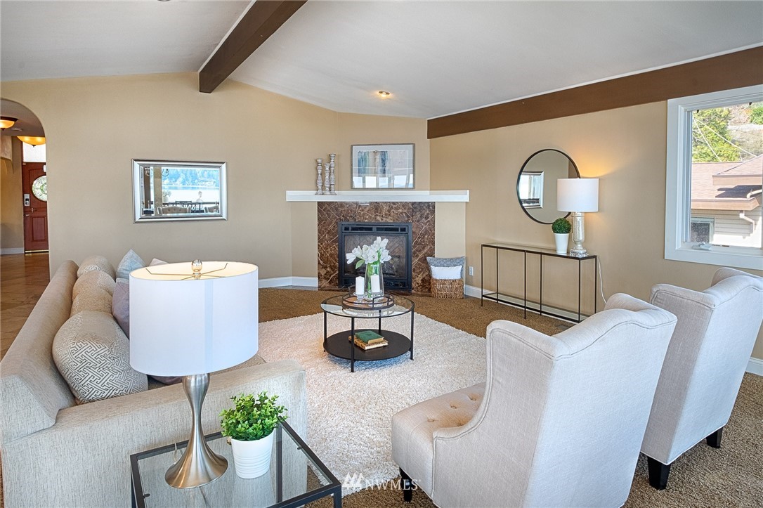 11254 Riviera Place Northeast Seattle, WA 98125 - Photo 14 of 40 Gallery Image 14