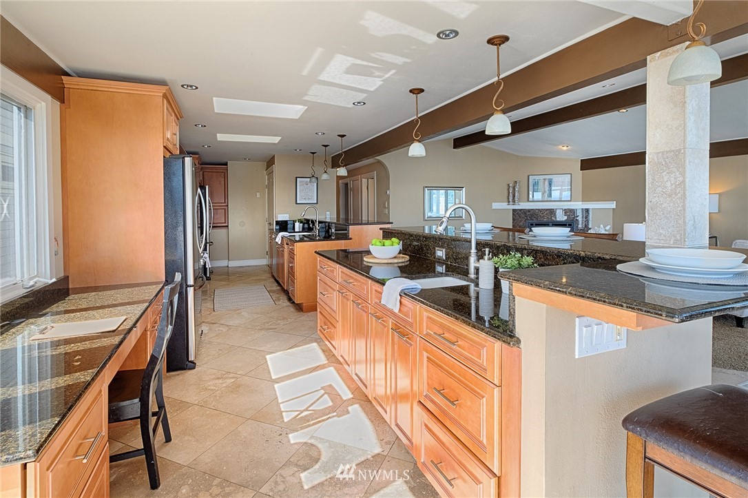 11254 Riviera Place Northeast Seattle, WA 98125 - Photo 15 of 40 Gallery Image 15
