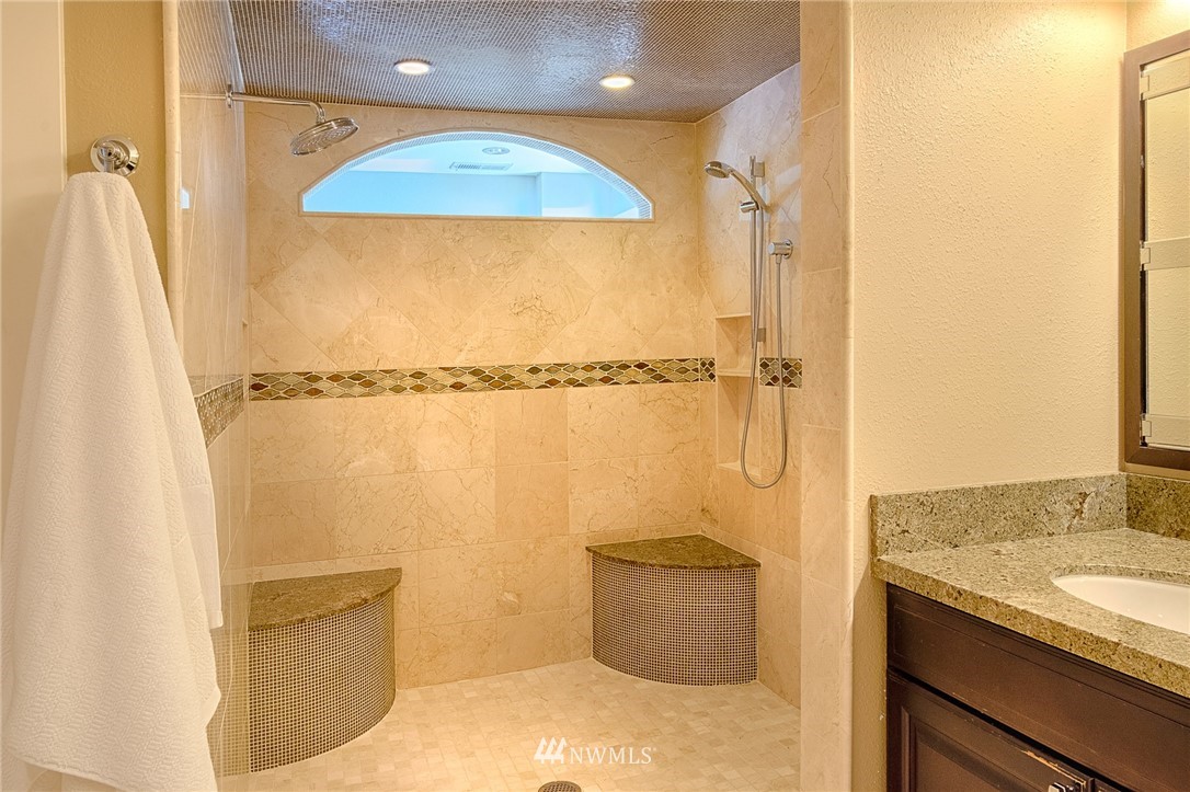 11254 Riviera Place Northeast Seattle, WA 98125 - Photo 25 of 40 Gallery Image 25