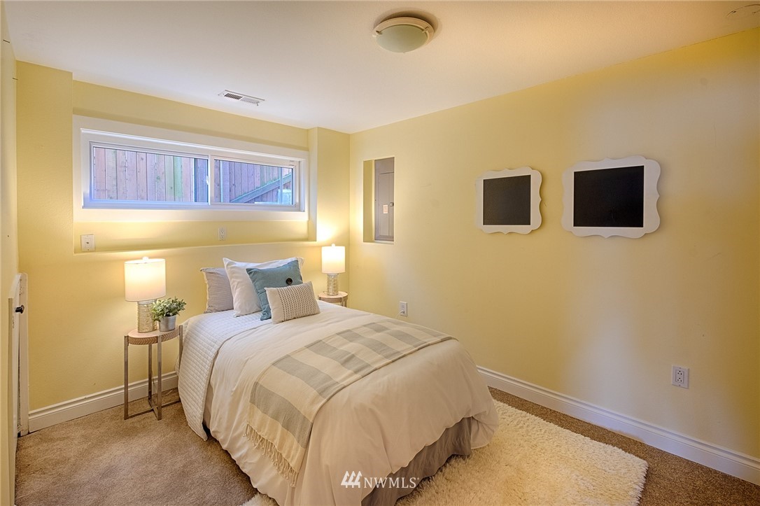 11254 Riviera Place Northeast Seattle, WA 98125 - Photo 31 of 40 Gallery Image 31