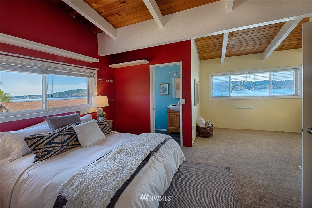 11254 Riviera Place Northeast Seattle, WA 98125 - Photo 32 of 40 Gallery Image 32