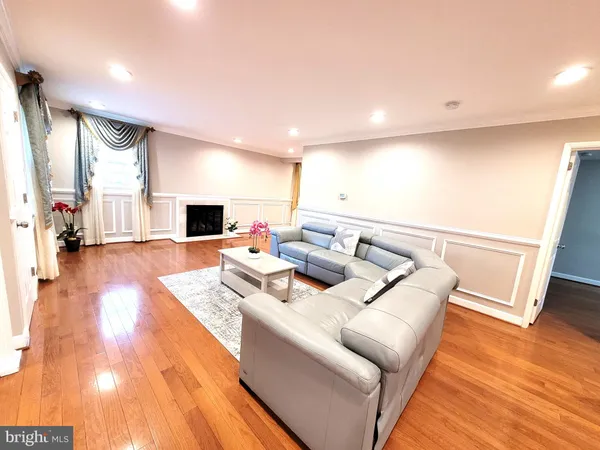 $999,000 | 3605 Crest Drive, Annandale, VA 22003