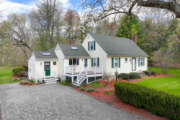 $749,900 | 95 Kingston Road, Exeter, NH 03833