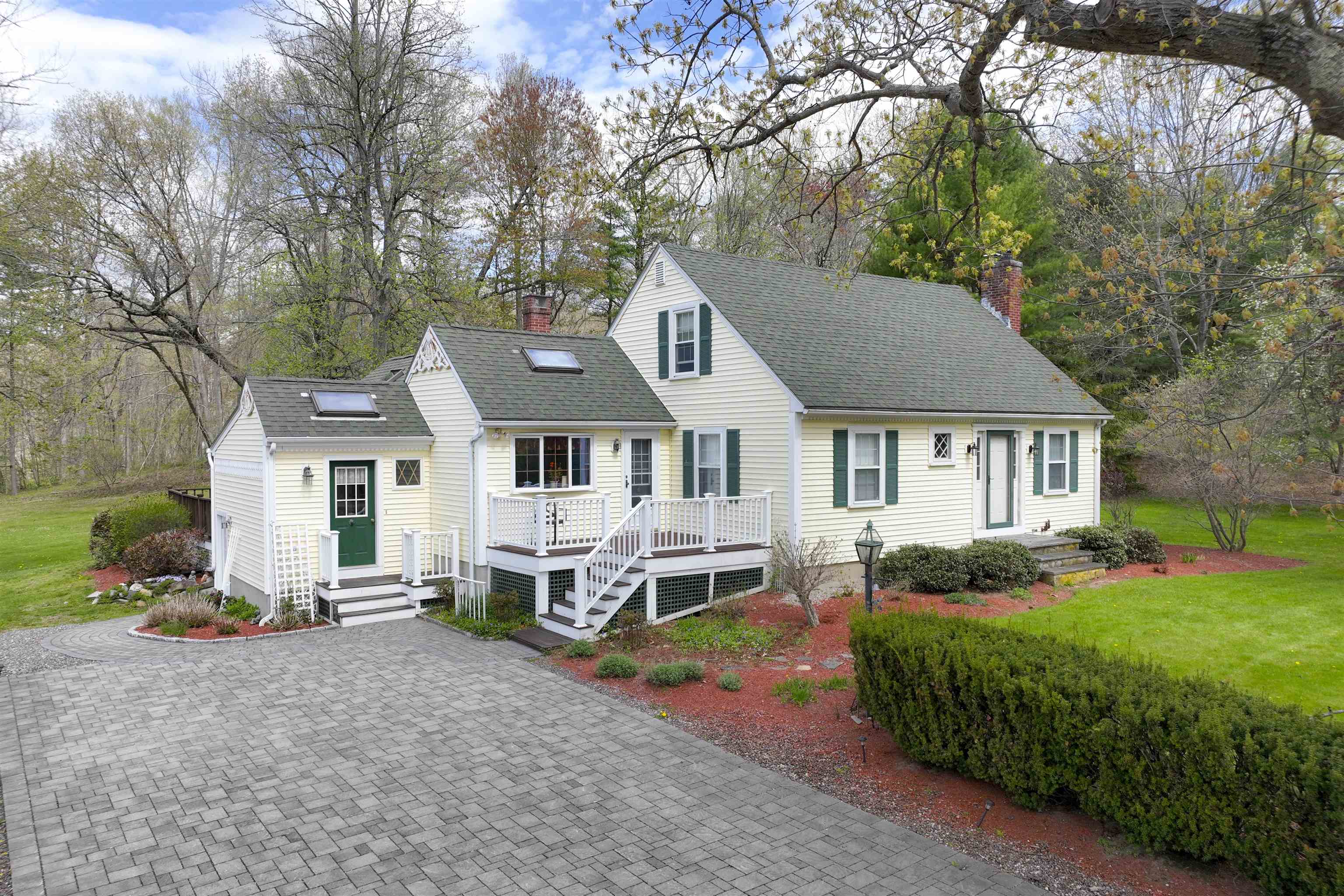 95 Kingston Road Exeter, NH 03833 - Photo 1 of 60