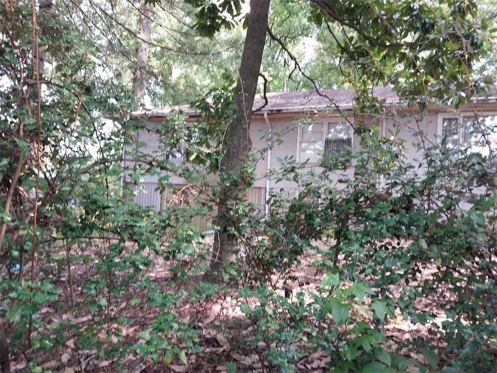 2672 Roswell Road Marietta, GA 30062 - Photo 16 of 17 a view of a city with lush green forest