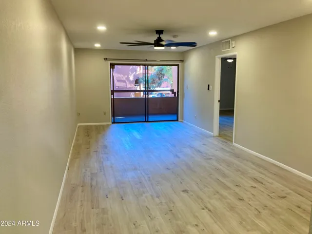 $1,450 | 12222 North Paradise Village Parkway West, Unit 213, Phoenix, AZ 85032