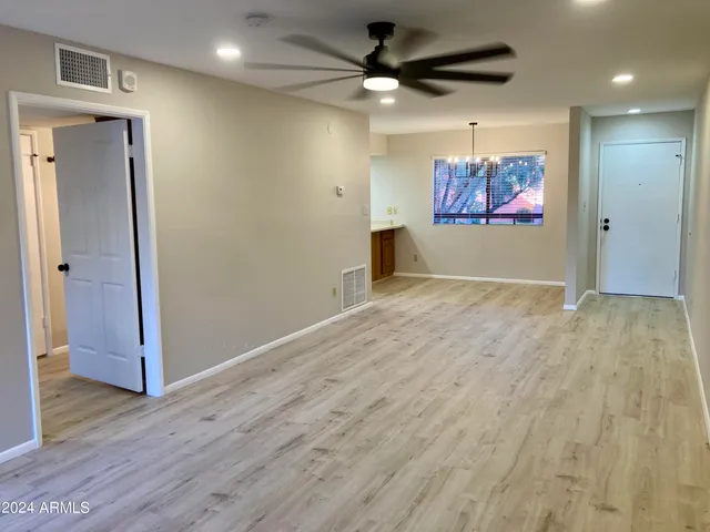 $1,450 | 12222 North Paradise Village Parkway West, Unit 213, Phoenix, AZ 85032